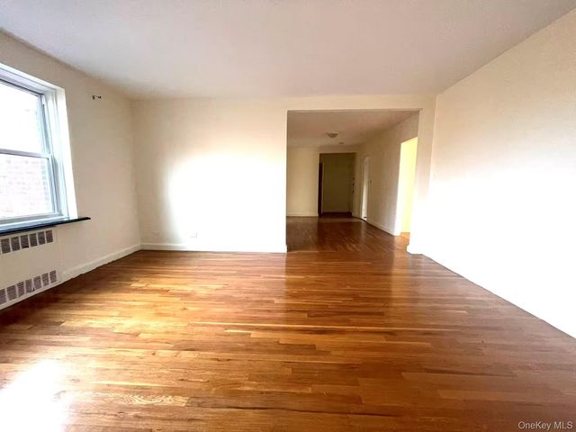 147-37 38th Avenue C64, Flushing, NY 11354