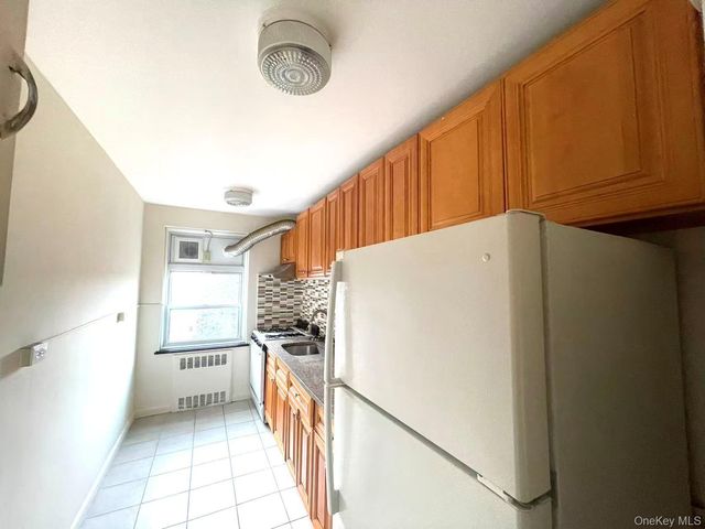 147-37 38th Avenue C64, Flushing, NY 11354