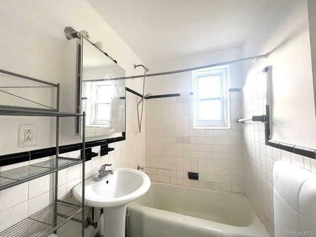 147-37 38th Avenue C64, Flushing, NY 11354