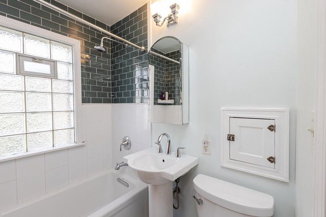 2876 86th STREET, West Allis, WI 53227