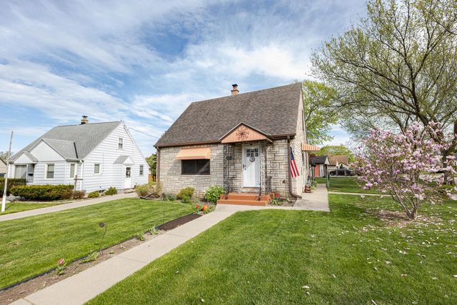 2876 86th STREET, West Allis, WI 53227