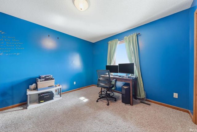 1718 Noble Kinsmen Place, Fort Wayne, IN 46818