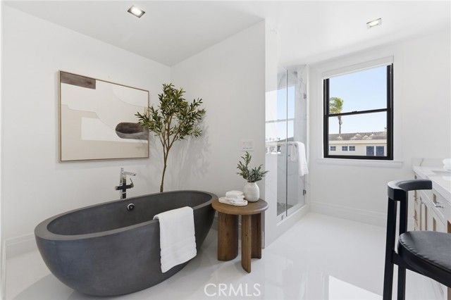 17007 Edgewater Lane, Huntington Beach, CA 92649