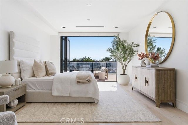 17007 Edgewater Lane, Huntington Beach, CA 92649