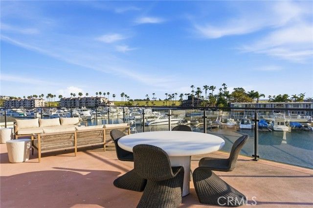 17007 Edgewater Lane, Huntington Beach, CA 92649