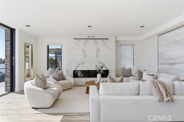 17007 Edgewater Lane, Huntington Beach, CA 92649