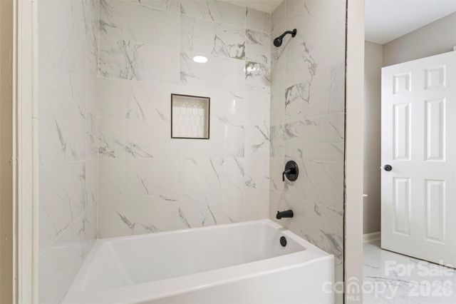 1421 Braveheart Lane, Charlotte, NC 28216