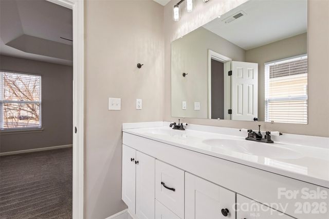 1421 Braveheart Lane, Charlotte, NC 28216