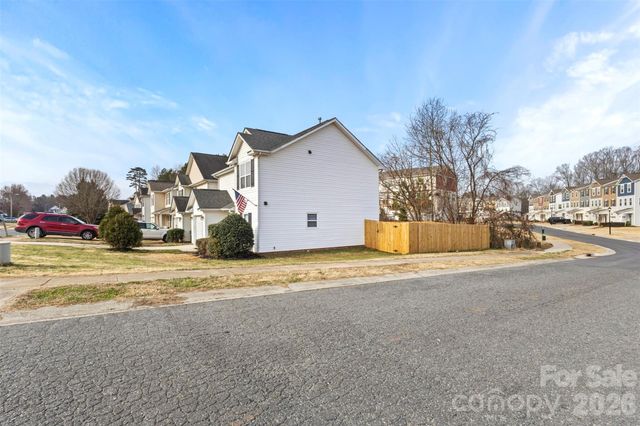 1421 Braveheart Lane, Charlotte, NC 28216