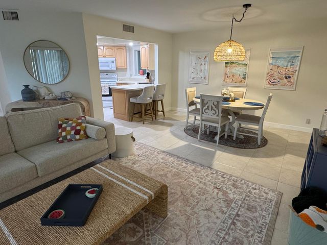 176 Seabreeze Circle, Jupiter, FL 33477