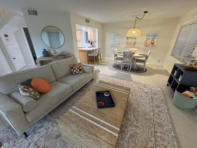 176 Seabreeze Circle, Jupiter, FL 33477