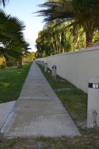 176 Seabreeze Circle, Jupiter, FL 33477
