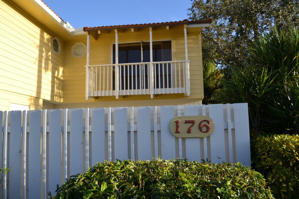 176 Seabreeze Circle, Jupiter, FL 33477