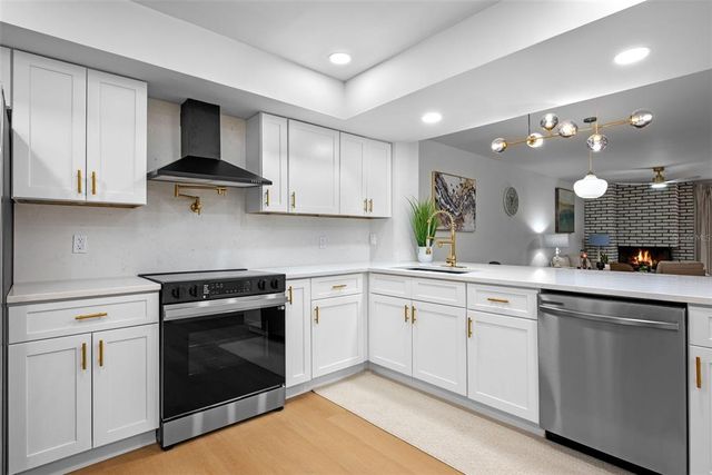 1055 KENSINGTON PARK DRIVE 205, Altamonte Springs, FL 32714