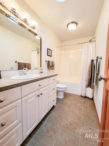3716 11th St E, Lewiston, ID 83501