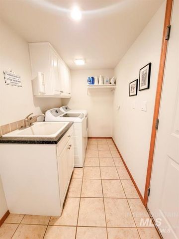 3716 11th St E, Lewiston, ID 83501