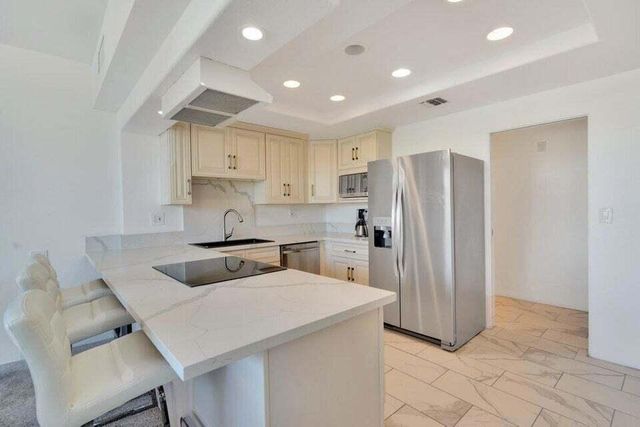 910 Island Drive 302, Rancho Mirage, CA 92270