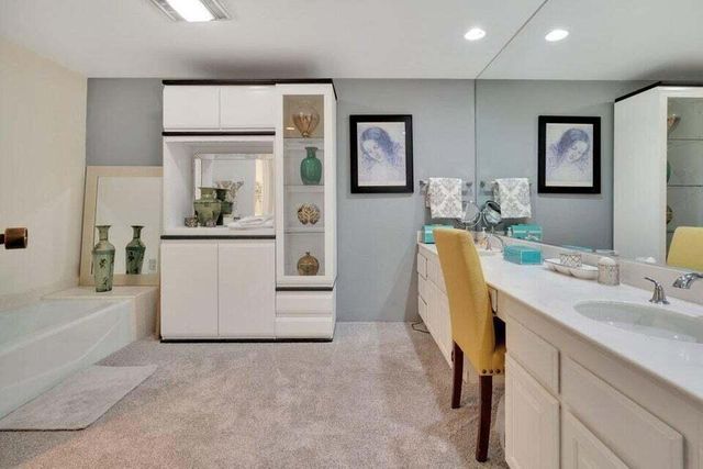 910 Island Drive 302, Rancho Mirage, CA 92270