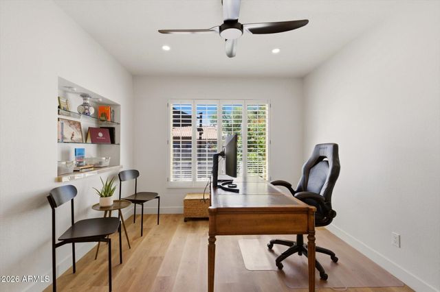 8167 E DEL CAVERNA Drive, Scottsdale, AZ 85258