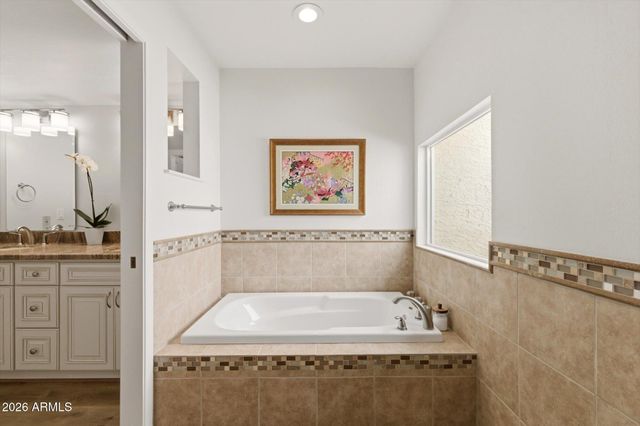 8167 E DEL CAVERNA Drive, Scottsdale, AZ 85258