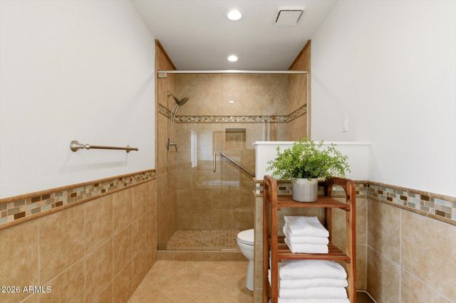 8167 E DEL CAVERNA Drive, Scottsdale, AZ 85258