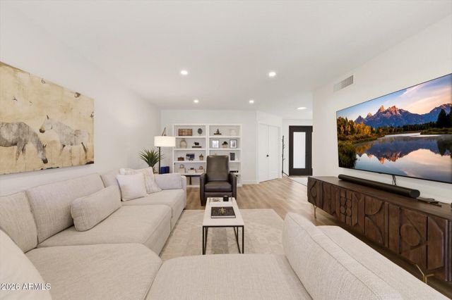 8167 E DEL CAVERNA Drive, Scottsdale, AZ 85258