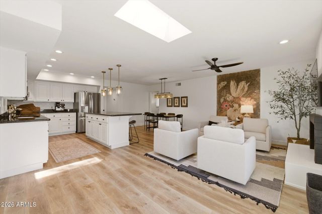 8167 E DEL CAVERNA Drive, Scottsdale, AZ 85258