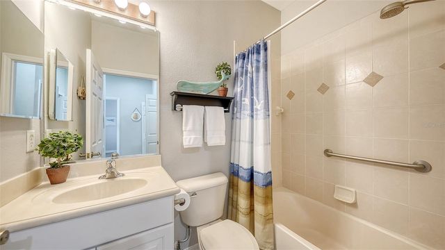 4303 VIA PIEDRA CIRCLE 6-101, Sarasota, FL 34233