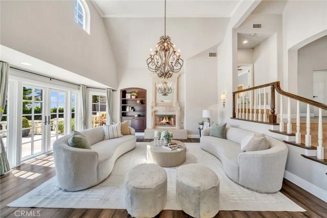 10082 Sunrise Ln, North Tustin, CA 92705