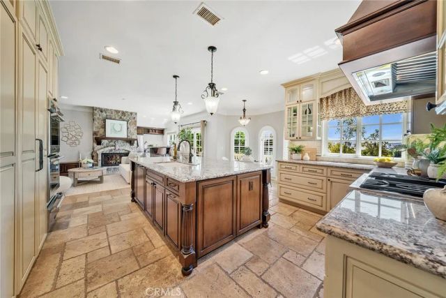 10082 Sunrise Ln, North Tustin, CA 92705