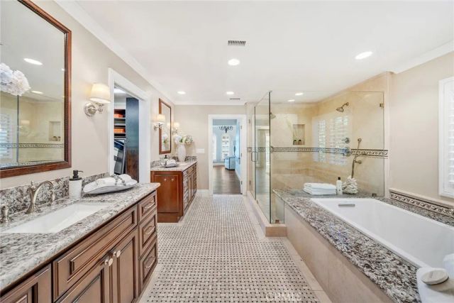10082 Sunrise Ln, North Tustin, CA 92705
