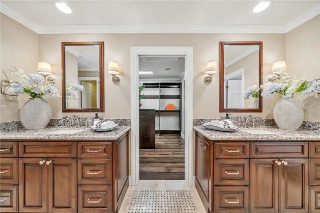 10082 Sunrise Ln, North Tustin, CA 92705