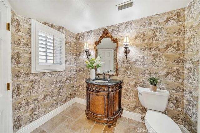 10082 Sunrise Ln, North Tustin, CA 92705