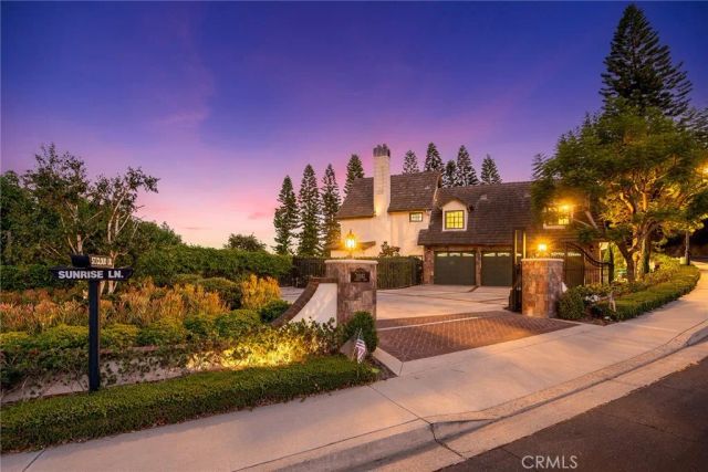 10082 Sunrise Ln, North Tustin, CA 92705