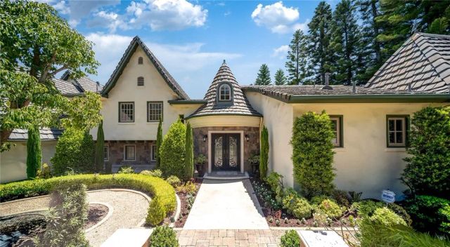 10082 Sunrise Ln, North Tustin, CA 92705