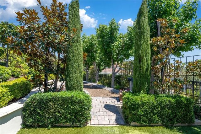 10082 Sunrise Ln, North Tustin, CA 92705
