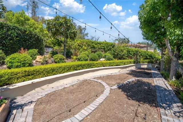 10082 Sunrise Ln, North Tustin, CA 92705