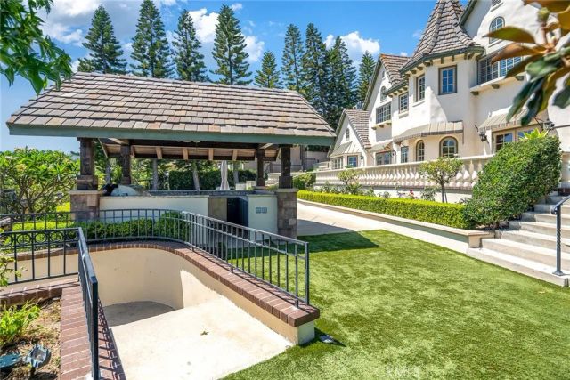 10082 Sunrise Ln, North Tustin, CA 92705