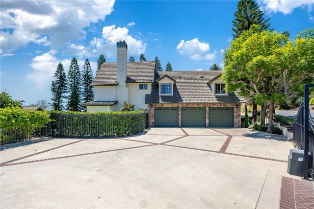 10082 Sunrise Ln, North Tustin, CA 92705