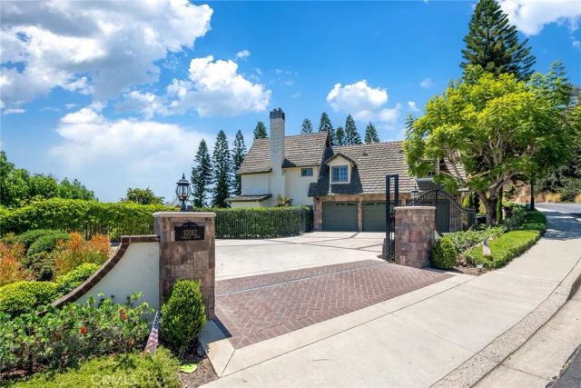 10082 Sunrise Ln, North Tustin, CA 92705