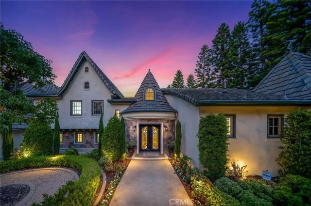 10082 Sunrise Ln, North Tustin, CA 92705