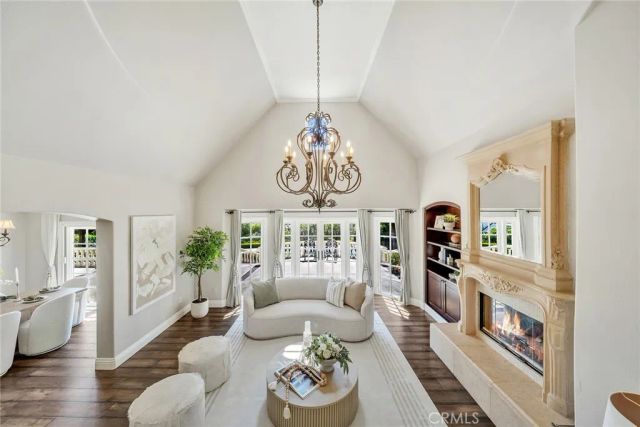 10082 Sunrise Ln, North Tustin, CA 92705