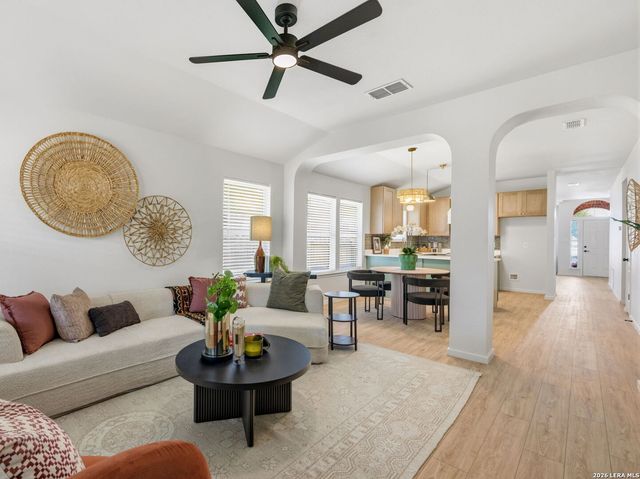 7226 BURNS TRL, San Antonio, TX 78250