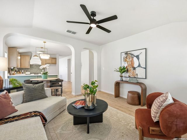 7226 BURNS TRL, San Antonio, TX 78250
