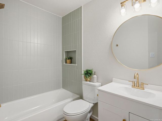 7226 BURNS TRL, San Antonio, TX 78250