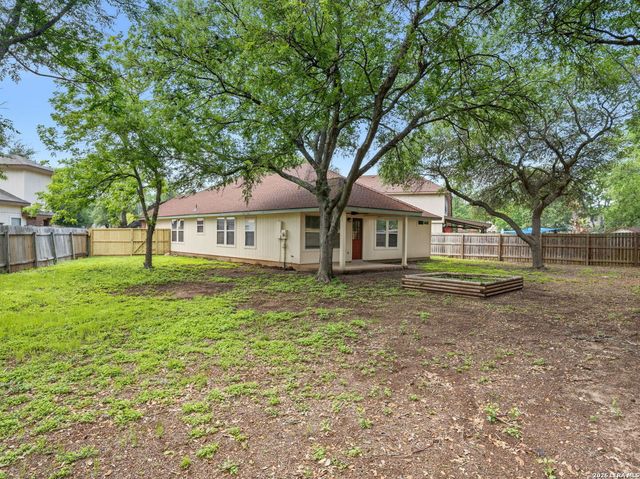 7226 BURNS TRL, San Antonio, TX 78250