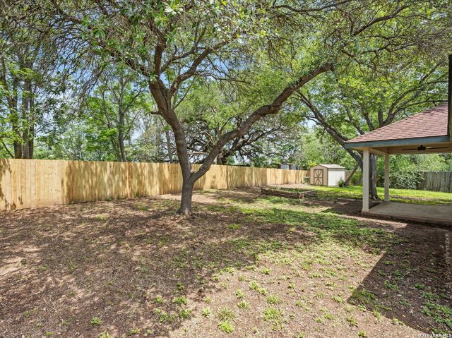 7226 BURNS TRL, San Antonio, TX 78250