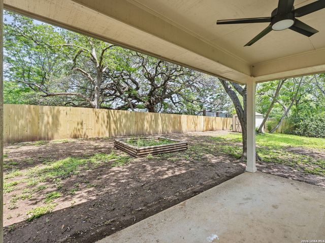 7226 BURNS TRL, San Antonio, TX 78250