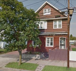 10 Third Avenue, Garden City Park, NY 11040