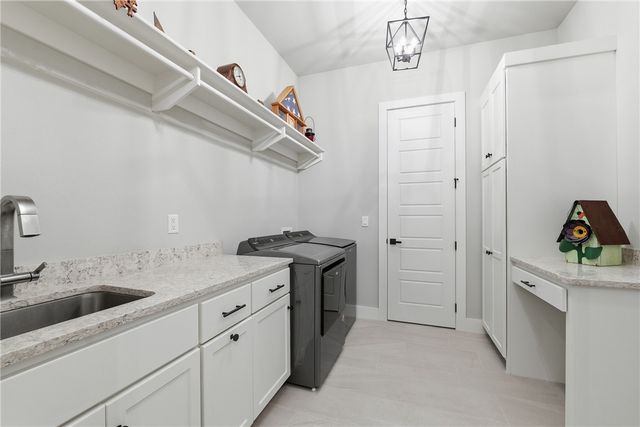 8004 W Dorchester Street, Rogers, AR 72758